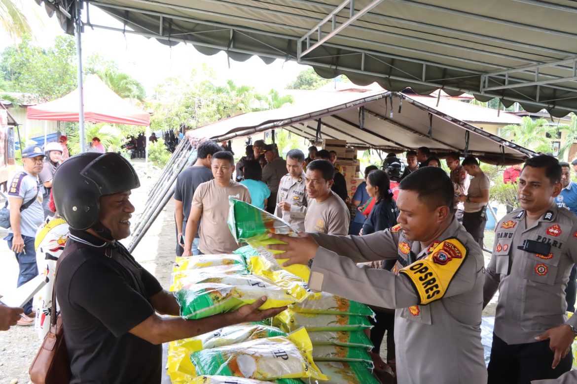 Polres Nabire dan Polda Papua Tengah Bantu Warga Lewat Gerakan Pangan Murah