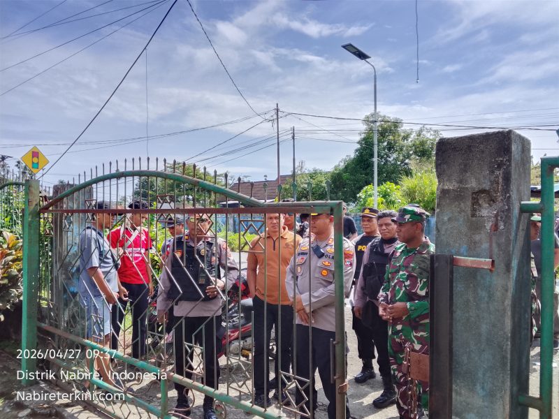 Kapolres Nabire imbau massa aksi tetap tertib dan terpusat, Samuel Tatiratu tekankan koordinasi demi keamanan dan kelancaran aspirasi. (Dok. NT)