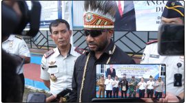 Anggota DPR RI Yan Permenas Mandenas saat meninjau kondisi Lapas Kelas IIB Nabire, Senin (4/5/2026), dan menyoroti perlunya revitalisasi fasilitas. Dok_NT