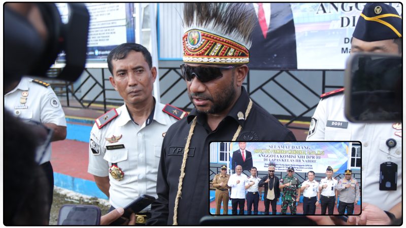 Anggota DPR RI Yan Permenas Mandenas saat meninjau kondisi Lapas Kelas IIB Nabire, Senin (4/5/2026), dan menyoroti perlunya revitalisasi fasilitas. Dok_NT