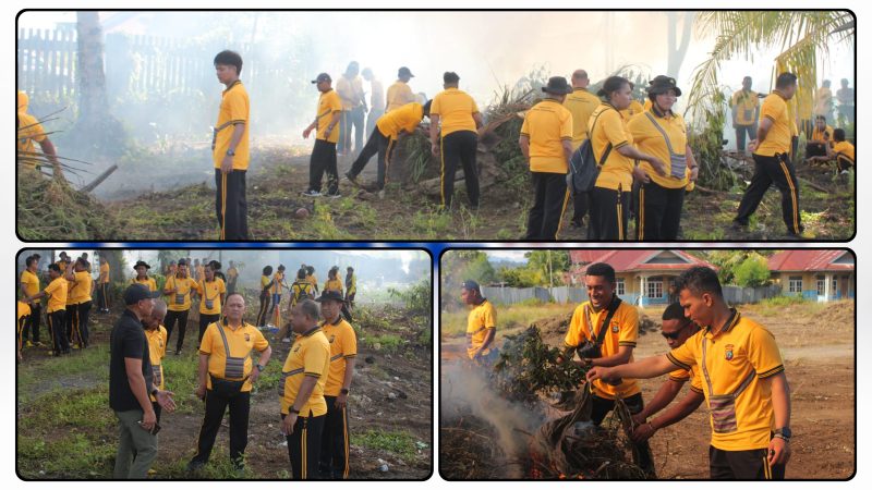 Personel Polda Papua Tengah bergotong royong membersihkan area lahan dalam kegiatan Jumat Bersih sebagai bentuk kepedulian terhadap lingkungan. Dok _Polda Papua Tengah. NT