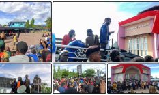 Yatate Agapa dan Marius Petege menyampaikan pernyataan sikap IPMADO di DPR Papua Tengah.