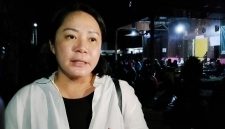 Nancy Natalia Raweyai Anggota DPR Papua Tengah Komisi II saat diwawancarai awak media setelah Nobar Pesta Babi di Asrama Puncak Nabire. Rabu (13/5/2026). Dok_Alvi. NT
