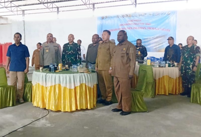Danrem 173/PVB, Kapolda PPT,Dandim 1705, Sekda PPT Marthen Ukago, Wabup Nabire dan Unsur Forkopimda saat menghadiri vicon Peresmian KDKMP Nasional di SP 2 Kalisemen Nabire barat. Sabtu (16/5/2026). Dok-WK.
