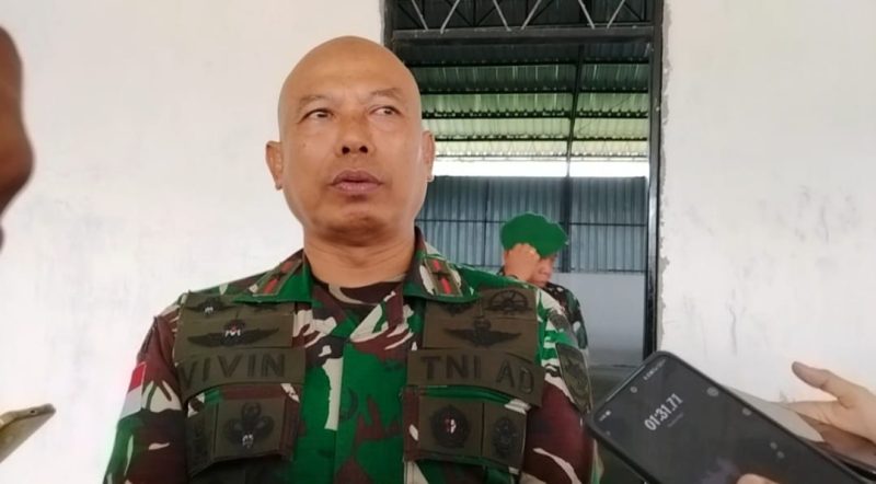 Danrem 173/PVB, Brigjen TNI. Vivin Alivianto saat diwawancarai didepan Gudang KDKMP di SP 2 Kalisemen Nabire Barat, usai mengikut vicon peresmian KMP Nasional.Sabtu (16/5/2026). Dok-Alvi