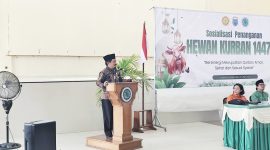 Sekda Kab. Nabire, Yulianus Pasang saat membacakan sambutan Bupati Mesak di sosialisasi penanganan hewan kurban 1447 H. di Aula Islamic Center jalan merdeka. Sabtu (23/5/2026). Dok-Alvi