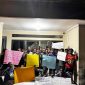Aliansi mahasiswa Papua di Surabaya menyatakan penolakan terhadap rencana DOB dan aktivitas pertambangan di Paniai demi melindungi hak masyarakat adat dan lingkungan hidup. Dok_JPD. NT
