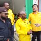 Sekretaris DPD I Partai Golkar Papua Tengah, Sony Kayame, memberikan keterangan saat pelaksanaan Musda DPD II Kabupaten Puncak Jaya dan Intan Jaya di Hotel Getz Nabire. Dok_Aw. NT