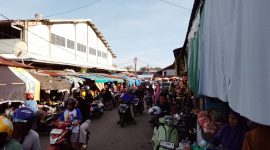 Suasana Pasar Sentral Kalibobo, Nabire, dipadati warga yang berburu kebutuhan bahan makanan menjelang Hari Raya Iduladha 1447 Hijriah, Selasa (26/5/2026). Dok_NT