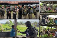 Personel Polwan Satgas Operasi Damai Cartenz-2026 berinteraksi dengan mama-mama Papua di Pasar Keyabi, Kabupaten Nduga, Selasa (16/6/2026). Kehadiran personel melalui pendekatan humanis memperkuat rasa aman, mempererat hubungan dengan masyarakat, dan mendukung aktivitas ekonomi warga yang berlangsung kondusif. Dok_ Humas ODC. NT