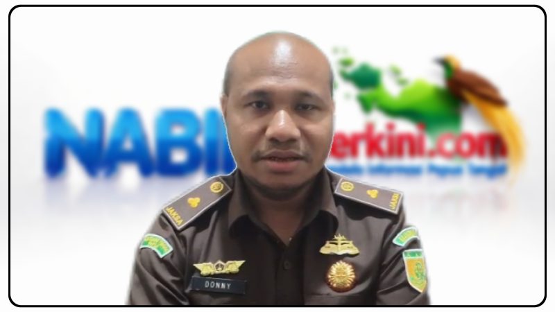 Kasi Intelijen Kejari Nabire Donny Stiven Umbora, S.H., M.H., memberikan keterangan terkait perkembangan penyidikan dugaan tindak pidana korupsi di RSUD Nabire. Penyidik saat ini menunggu proses audit kerugian negara oleh BPKP Papua Tengah. Dok_Arief NT