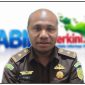 Kasi Intelijen Kejari Nabire Donny Stiven Umbora, S.H., M.H., memberikan keterangan terkait perkembangan penyidikan dugaan tindak pidana korupsi di RSUD Nabire. Penyidik saat ini menunggu proses audit kerugian negara oleh BPKP Papua Tengah. Dok_Arief NT