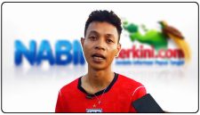 Aljufika Rawarin menjelaskan konsep Tarian Nusantara yang mengangkat ragam budaya Indonesia dari Aceh hingga Papua saat diwawancarai awak media di Bandara Lama Nabire, Selasa (23/6/2026). Tarian tersebut akan ditampilkan dalam Festival Pelajar Papua Tengah 2026. Dok_Arief NT
