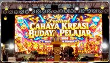 Staf Ahli II Bidang Ekonomi, Keuangan, dan Pembangunan Setda Papua Tengah, Herman Kayame, membacakan sambutan tertulis Gubernur Papua Tengah saat menutup Festival Cahaya Kreasi Pelajar Papua Tengah 2026 di Lapangan Bandara Lama Nabire, Sabtu (27/6/2026). Dok_Arief/Alvi