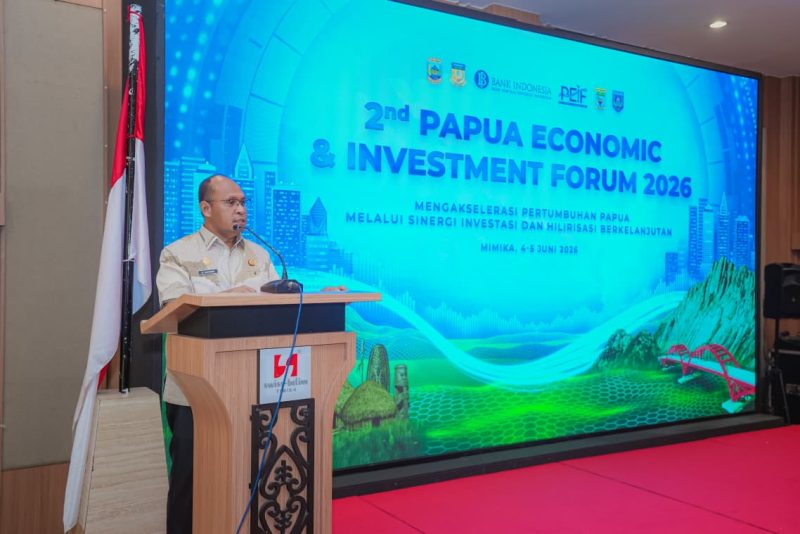 Staf Ahli Bidang Ekonomi, Keuangan, dan Pembangunan Papua Tengah Herman Kayame mewakili Gubernur Meki Fritz Nawipa membuka Papua Economic and Investment Forum (PEIF) ke-2 Tahun 2026 di Hotel Swiss-Belinn Mimika, Kamis (4/6/2026). Dok_Humas Pemprov PT 