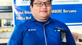 Plt. Kepala PT PELNI Cabang Nabire, Munardi, menjelaskan program diskon tiket kapal sebesar 30 persen saat ditemui di kawasan Car Free Day (CFD) Jalan Pepera, Nabire. Program stimulus nasional tersebut berlaku untuk seluruh kapal penumpang PELNI, termasuk KM Doloronda dan KM Gunung Dempo yang melayani Pelabuhan Nabire. Dok_Alvi NT