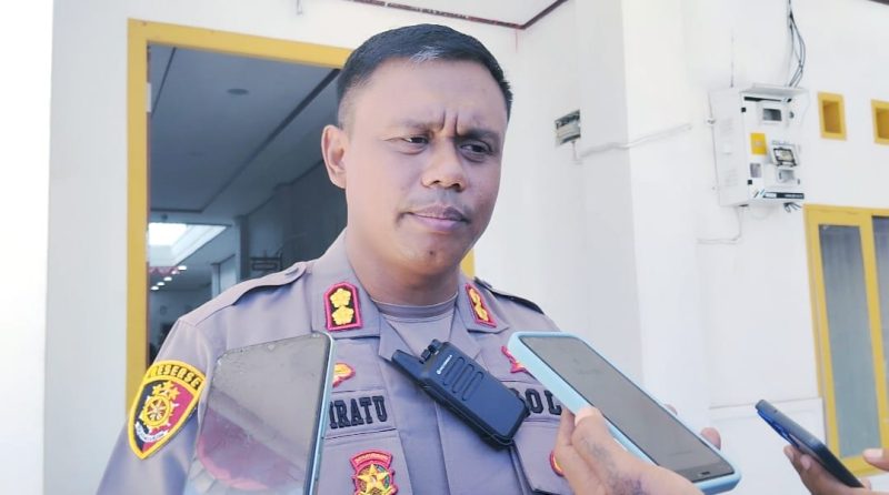 Kapolres Nabire AKBP Samuel D. Tatiratu, S.I.K., menegaskan akan memberikan sanksi kepada anggota Polres Nabire yang terbukti melanggar aturan lalu lintas, termasuk tidak menggunakan helm dan memakai knalpot brong. Dok_Alvi NT
