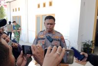 Kapolres Nabire AKBP Samuel D. Tatiratu, S.I.K., menegaskan komitmen Polres Nabire untuk mendukung kebijakan Pemerintah Kabupaten Nabire dalam menata antrean kendaraan di SPBU, menertibkan kendaraan yang mengganggu arus lalu lintas, serta meningkatkan pengawasan terhadap distribusi BBM. Dok_Arief NT