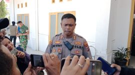 Kapolres Nabire AKBP Samuel D. Tatiratu, S.I.K., menegaskan komitmen Polres Nabire untuk mendukung kebijakan Pemerintah Kabupaten Nabire dalam menata antrean kendaraan di SPBU, menertibkan kendaraan yang mengganggu arus lalu lintas, serta meningkatkan pengawasan terhadap distribusi BBM. Dok_Arief NT