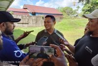 Dandim 1705-Nabire, Letkol Inf. Arh Dwi Palwanto, saat diwawancarai awak media di sela-sela break usai coffee morning bareng Pers Nabire di Taman Duta Kodim Nabire. Sabtu (6/6/2026). Dok_Tim NT