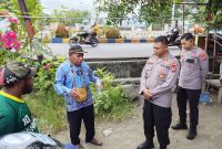 Kapolres Nabire AKBP Samuel D. Tatiratu memberikan keterangan kepada awak media terkait pengaturan konvoi pendukung tim peserta Piala Dunia 2026 di Nabire. Polres Nabire mengedepankan koordinasi, sportivitas, dan keamanan guna menjaga situasi kamtibmas tetap kondusif. Dok_Arief NT