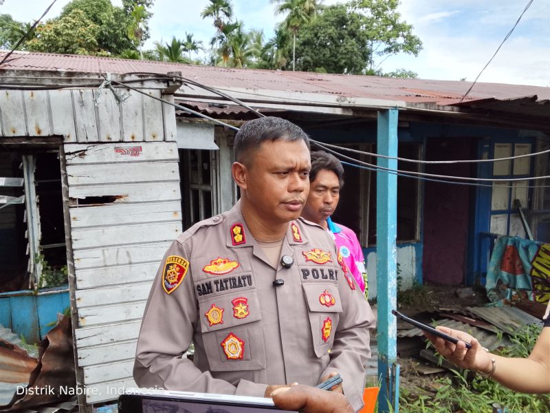 Kapolres Nabire AKBP Samuel D. Tatiratu mengimbau masyarakat memanfaatkan layanan Call Center 110 Polri untuk melaporkan tindak pidana, kecelakaan lalu lintas, maupun gangguan kamtibmas. Layanan tersebut tersedia 24 jam dan dapat diakses secara gratis. Dok_Arief NT