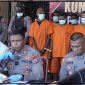 Kapolres Nabire AKBP Samuel Dominggus Tatiratu didampingi Pejabat Utama Polres Nabire dan Tim Khusus Polda Papua Tengah memperlihatkan para tersangka serta barang bukti dalam konferensi pers pengungkapan kasus kejahatan di Mapolres Nabire, Rabu (15/7/2026). Dok_Arief NT