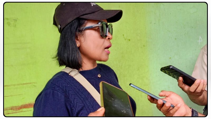 Tokoh perempuan sekaligus pemilik hak ulayat wilayah pesisir Makimi dan Nifasi, Maria Erari, menyampaikan sikap terkait perlindungan hak masyarakat adat dan aktivitas di kawasan Mosairo, Papua Tengah, Senin (10/8/2026). Dok_Arief NT
