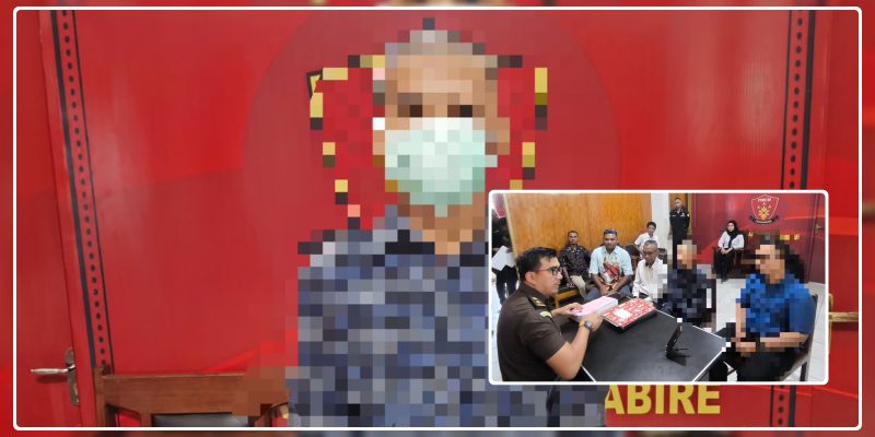 Personel Sat Reskrim Polres Nabire saat melaksanakan penyerahan ABH HWS dan barang bukti perkara kepada Jaksa Penuntut Umum di Kejaksaan Negeri Nabire. Dok_HPN