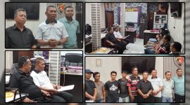 Wakapolres Nabire Dr. Piter Kendek, M.M. bersama Wakil Ketua IKTK Kabupaten Nabire Ruben Tandi, S.H. menyampaikan kesepakatan penyelesaian persoalan secara damai di Polres Nabire, Senin (24/8/2026). Dok_Arief NT. LK