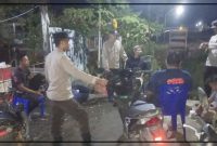Personel Polsek Makimi melaksanakan patroli dialogis dan menyambangi warga di Kampung Lagari Jaya dan Kampung Biha, Kabupaten Nabire, Senin (24/8/2026) malam. Dok_Polsek Makimi. NT
