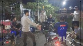 Personel Polsek Makimi melaksanakan patroli dialogis dan menyambangi warga di Kampung Lagari Jaya dan Kampung Biha, Kabupaten Nabire, Senin (24/8/2026) malam. Dok_Polsek Makimi. NT
