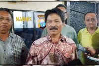 Ketua IKT Yulianus Pasang menyampaikan imbauan menjaga keamanan menjelang sidang kelima perkara pembunuhan remaja di PN Nabire. Dok_Arief NT. MT