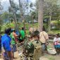 umat Katolik melaksanakan ibadah di gereja. TPNPB mengklaim aparat masuk ke Gereja Katolik Stasi Santa Sisilia Wuloni saat umat menjalankan misa. Dok_Pri-TPNPB