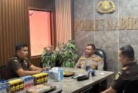 Kajari Nabire Muhammad Yuris Rawando, S.H., M.H., saat melakukan kunjungan kerja ke Polres Nabire, Rabu (12/8/2026). Kunjungan tersebut memperkuat komunikasi dan sinergi antara Kejaksaan Negeri Nabire dan Polres Nabire dalam penegakan hukum. Dok_HPN
