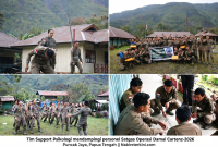 Personel Satgas Kepolisian Operasi Damai Cartenz-2026 mengikuti kegiatan permainan bersama yang digelar Tim Support Psikologi di Lapangan Voli SD Inpres Dondobaga, Puncak Jaya, Minggu (6/9/2026). Dok_ODC
