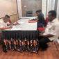 Penyidik Tipidkor Satreskrim Polres Nabire menyerahkan tersangka dan barang bukti perkara dugaan korupsi pembangunan PLTS di tiga kampung kepada Kejaksaan Negeri Nabire, Rabu (9/9/2026). Dok_HPN