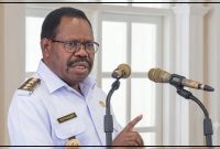Bupati Nabire Mesak Magai, S.Sos., M.Si., memberikan klarifikasi terkait penertiban pedagang di kawasan Pantai Nabire dan rencana penataan kawasan Taman Gisi. Dok_Ist. NT