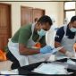 Tim DVI Polda Papua Tengah melakukan proses identifikasi terhadap korban kebakaran di kawasan Pasar Kampung Bapouda, Paniai Timur. Sebanyak 11 korban berhasil diidentifikasi dan akan dimakamkan di Nabire. Dok_HPPT. NT