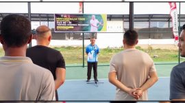 Kasrem 173/PVB Kolonel Inf Abi Kusnianto saat membuka pertandingan tenis dalam rangka HUT ke-81 TNI di Lapangan Tenis Korem 173/PVB Nabire, Rabu (16/9/2026).