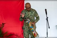 Danrem 173/PVB Brigjen TNI Vivin Alivianto membuka bazar murah HUT ke-81 TNI di Makodim 1705/Nabire. Dok_FNM