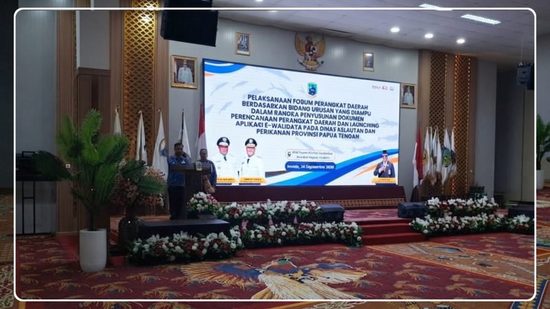 Staf Ahli Gubernur Papua Tengah Ukkas, S.Sos., M.KP., mewakili Gubernur Meki Nawipa saat menghadiri Forum Perangkat Daerah sekaligus peluncuran SIBAPATENGA di Kantor Gubernur Papua Tengah, Kamis (24/9/2026). Dok_FNM