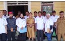 Pengurus DPC APRI Kabupaten Nabire saat mendatangi Kantor Kesbangpol Nabire, Senin (28/9/2026), dalam rangka penguatan kelembagaan organisasi. Dok_Arief NT