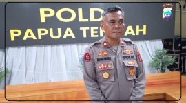 Plt. Kabid Humas Polda Papua Tengah Kompol Henry J. Manurung, S.Sos., menyampaikan dukungan Polda Papua Tengah terhadap penanganan perkara di Polres Deiyai. Dok_Arief NT
