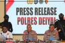 Kapolres Deiyai Kompol Sarifudin Ahmad menyampaikan perkembangan situasi kamtibmas Kabupaten Deiyai yang kembali kondusif. Dok_Arief NT